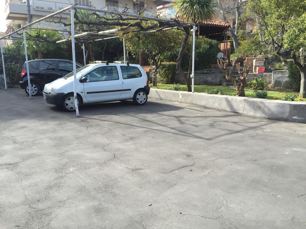 B&B Il Bagolaro Dell'Etna Sant'Agata Li Battiati Esterno foto