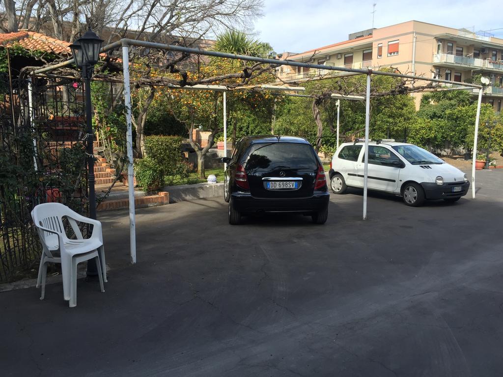 B&B Il Bagolaro Dell'Etna Sant'Agata Li Battiati Esterno foto